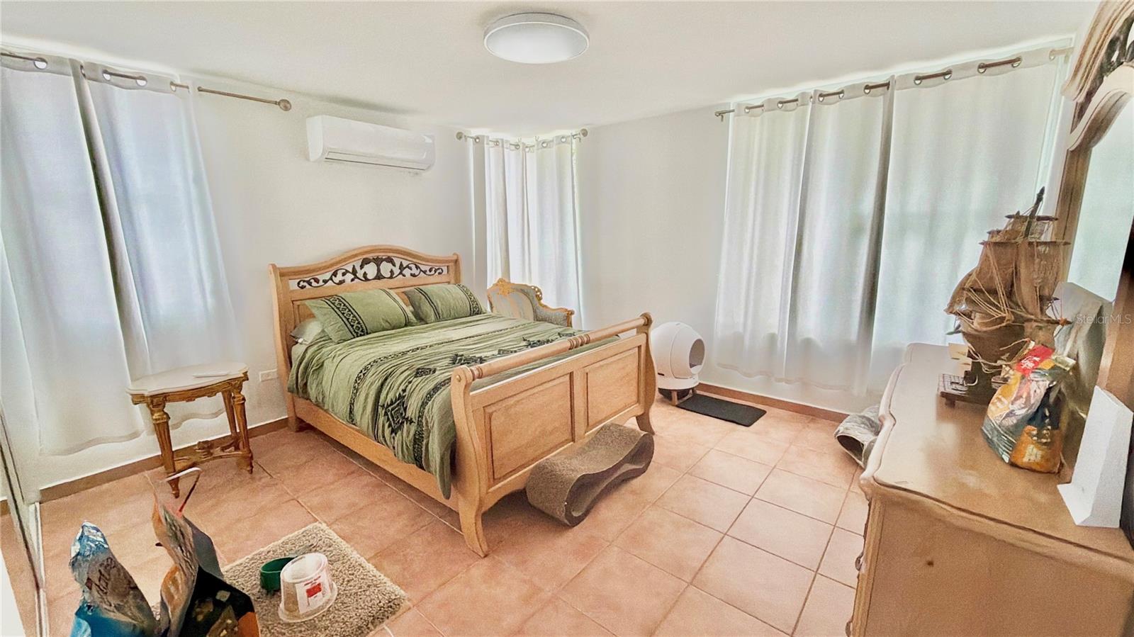 F-23 TOPACIO ST. URB PASEO REAL