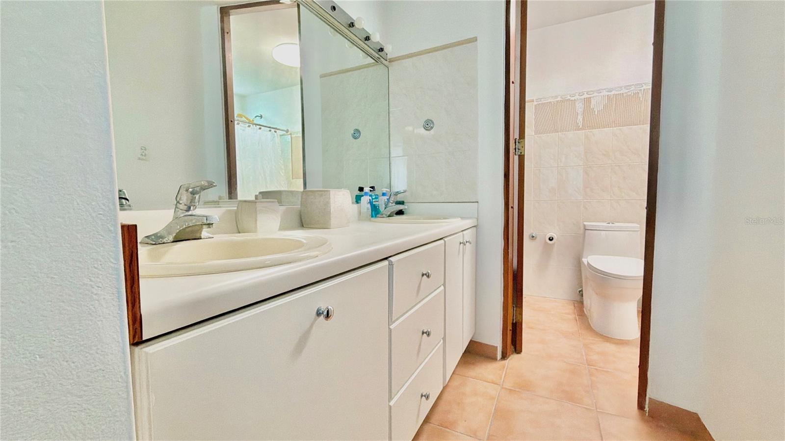 F-23 TOPACIO ST. URB PASEO REAL