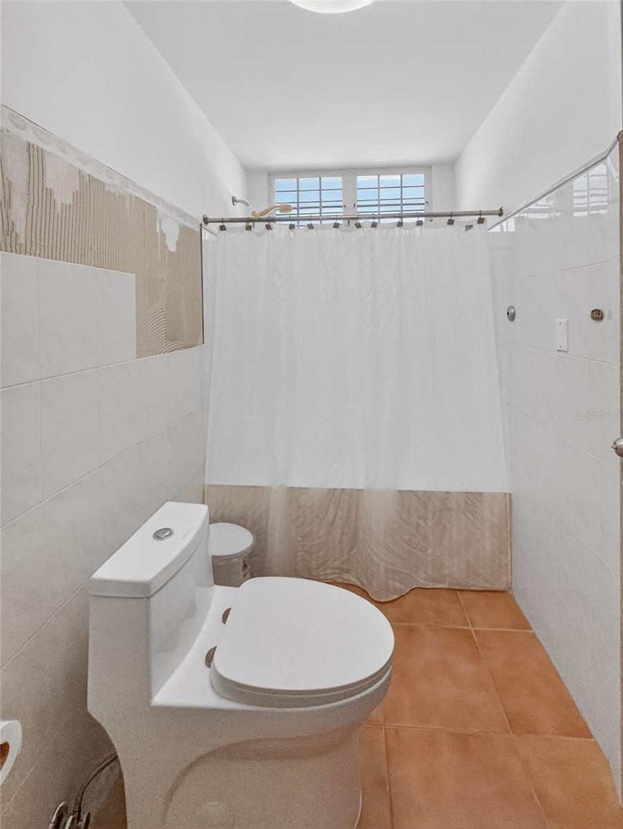 F-23 TOPACIO ST. URB PASEO REAL
