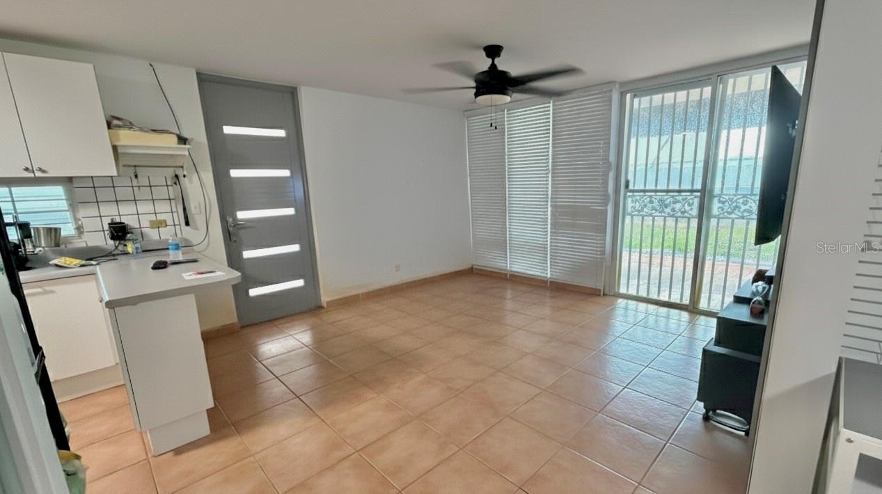 F-23 TOPACIO ST. URB PASEO REAL