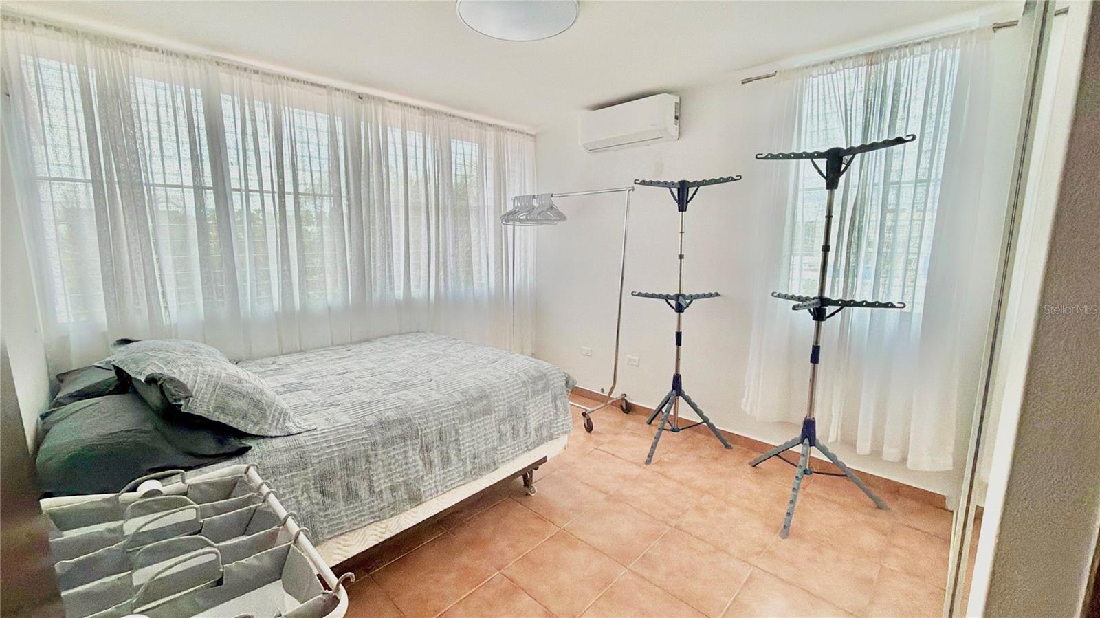 F-23 TOPACIO ST. URB PASEO REAL