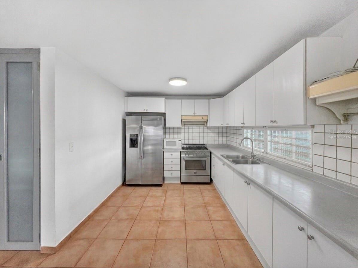 F-23 TOPACIO ST. URB PASEO REAL
