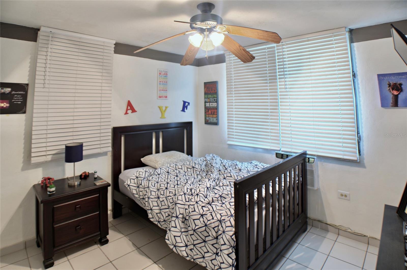 Calle 1 E-5 URB VALLE ESCONDIDO
