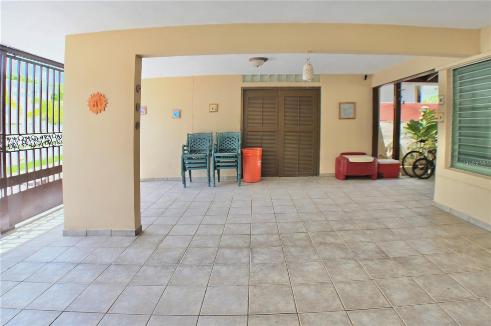 Calle 1 E-5 URB VALLE ESCONDIDO
