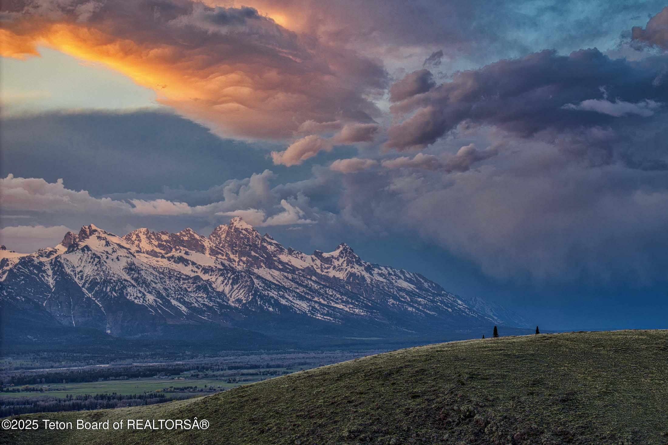 3000 N RIVA RIDGE Road