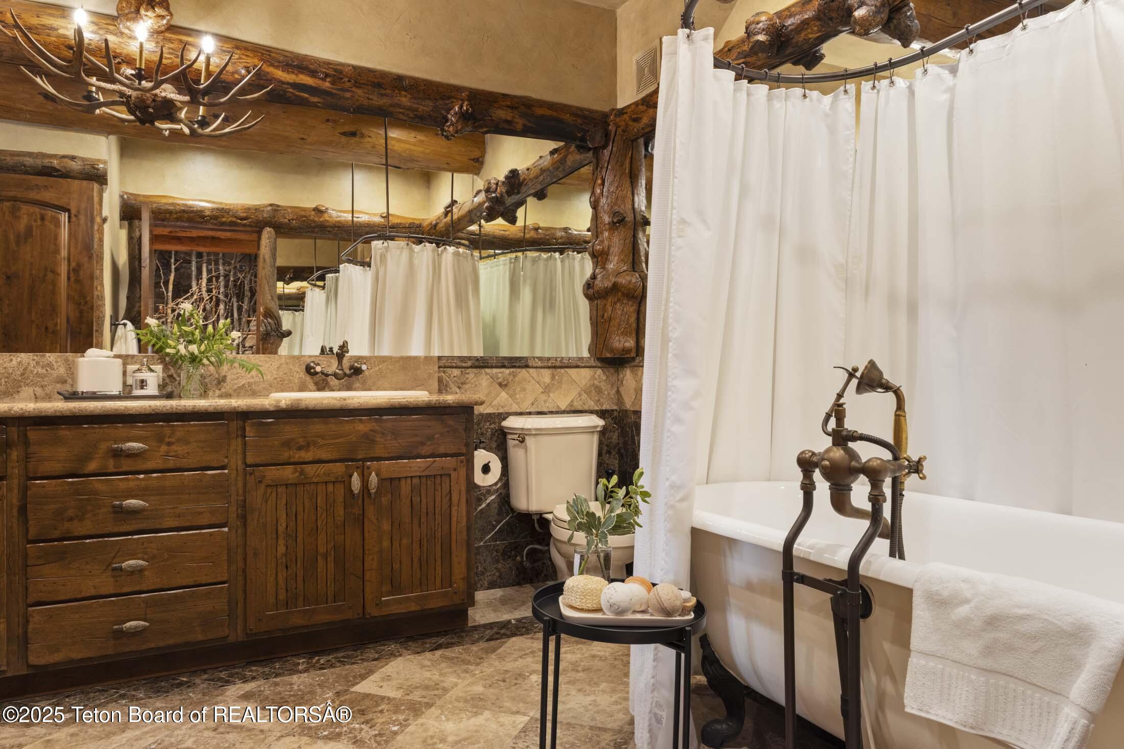 3000 N RIVA RIDGE Road