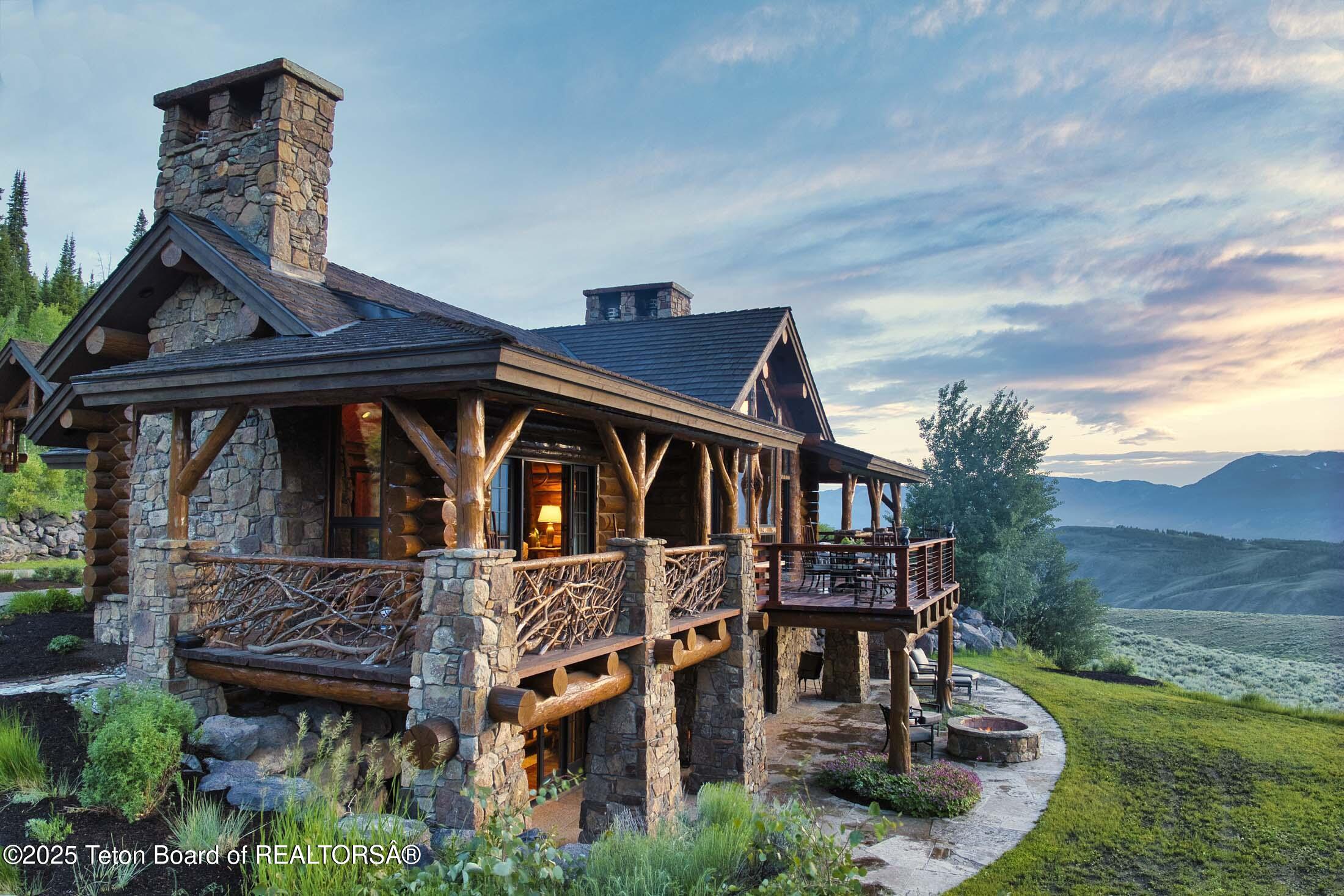 3000 N RIVA RIDGE Road