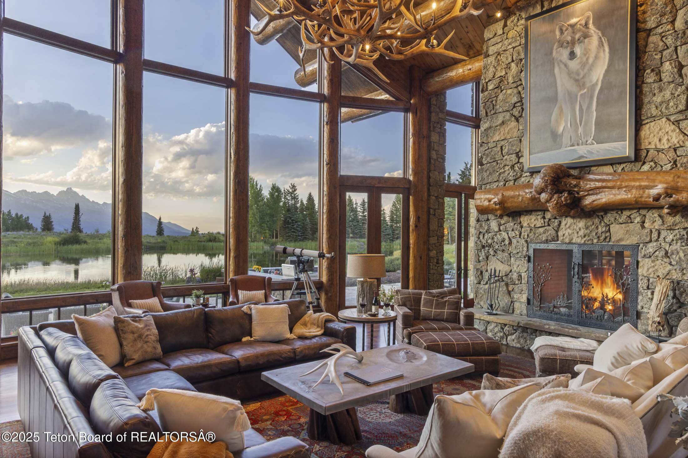 3000 N RIVA RIDGE Road