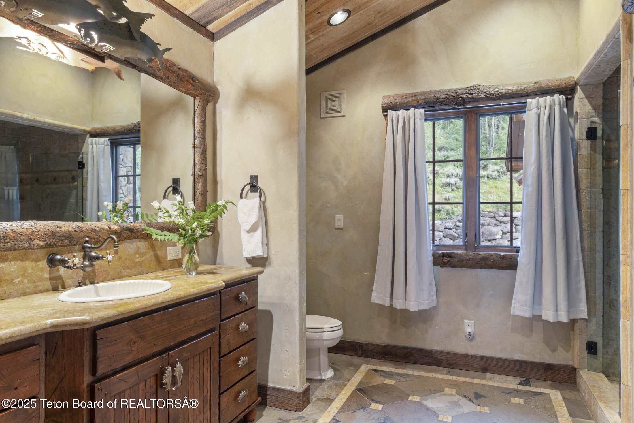 3000 N RIVA RIDGE Road