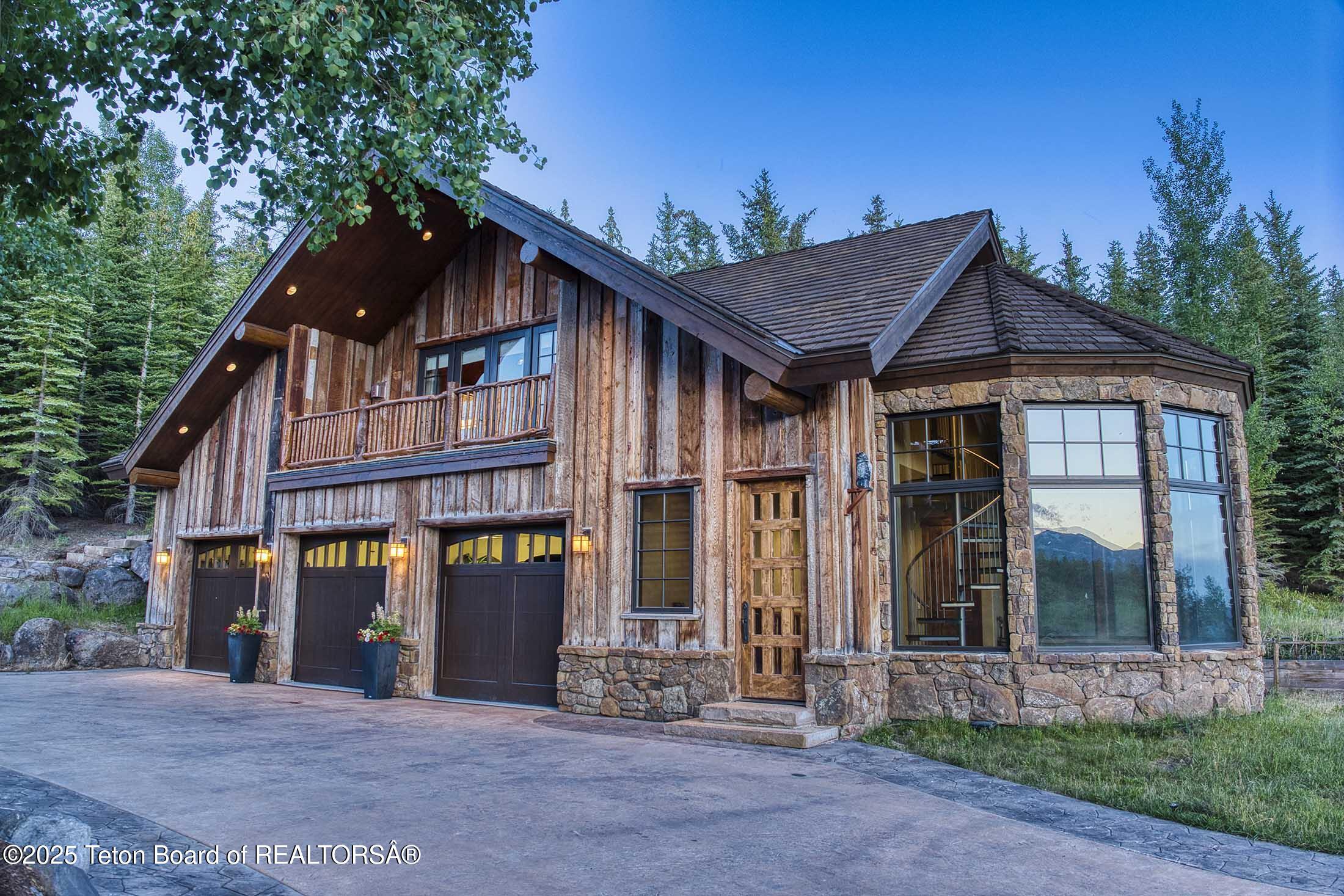 3000 N RIVA RIDGE Road