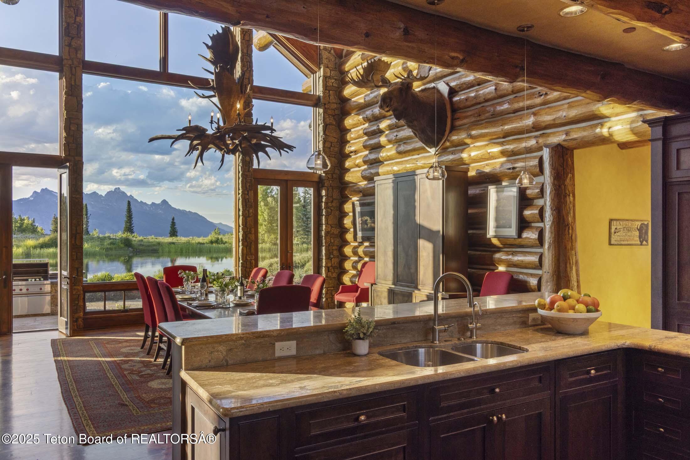 3000 N RIVA RIDGE Road