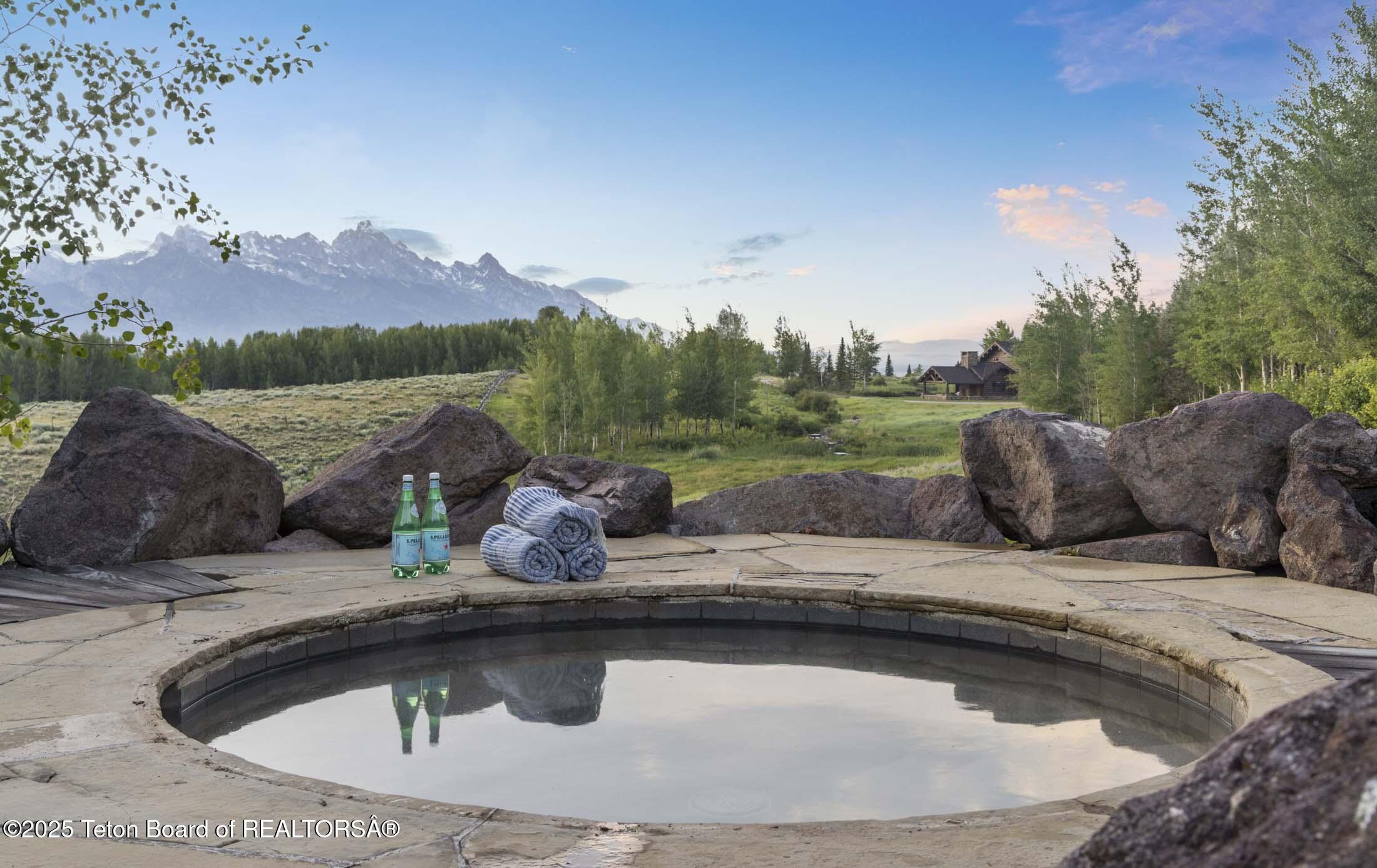 3000 N RIVA RIDGE Road