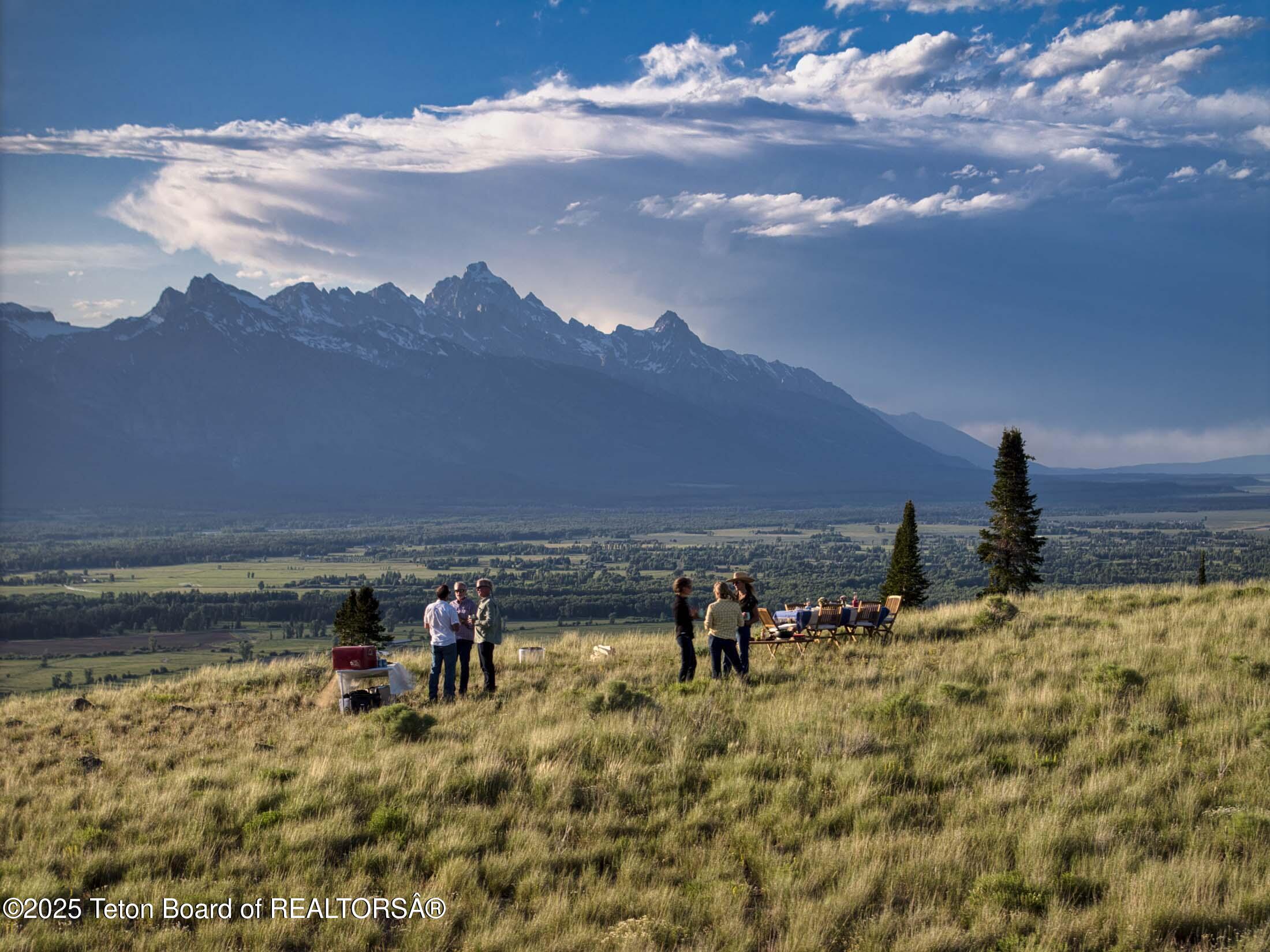 3000 N RIVA RIDGE Road