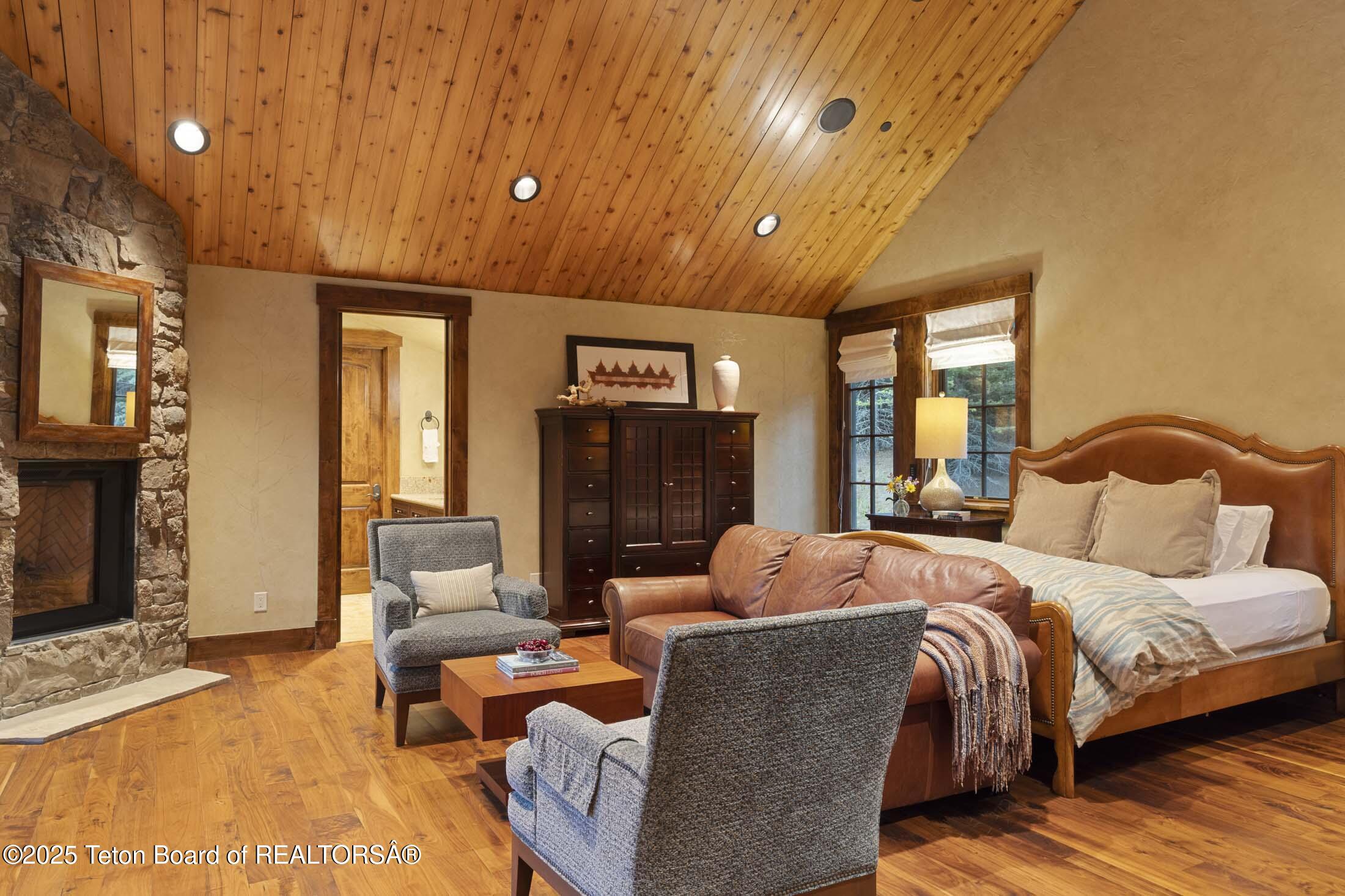 3000 N RIVA RIDGE Road