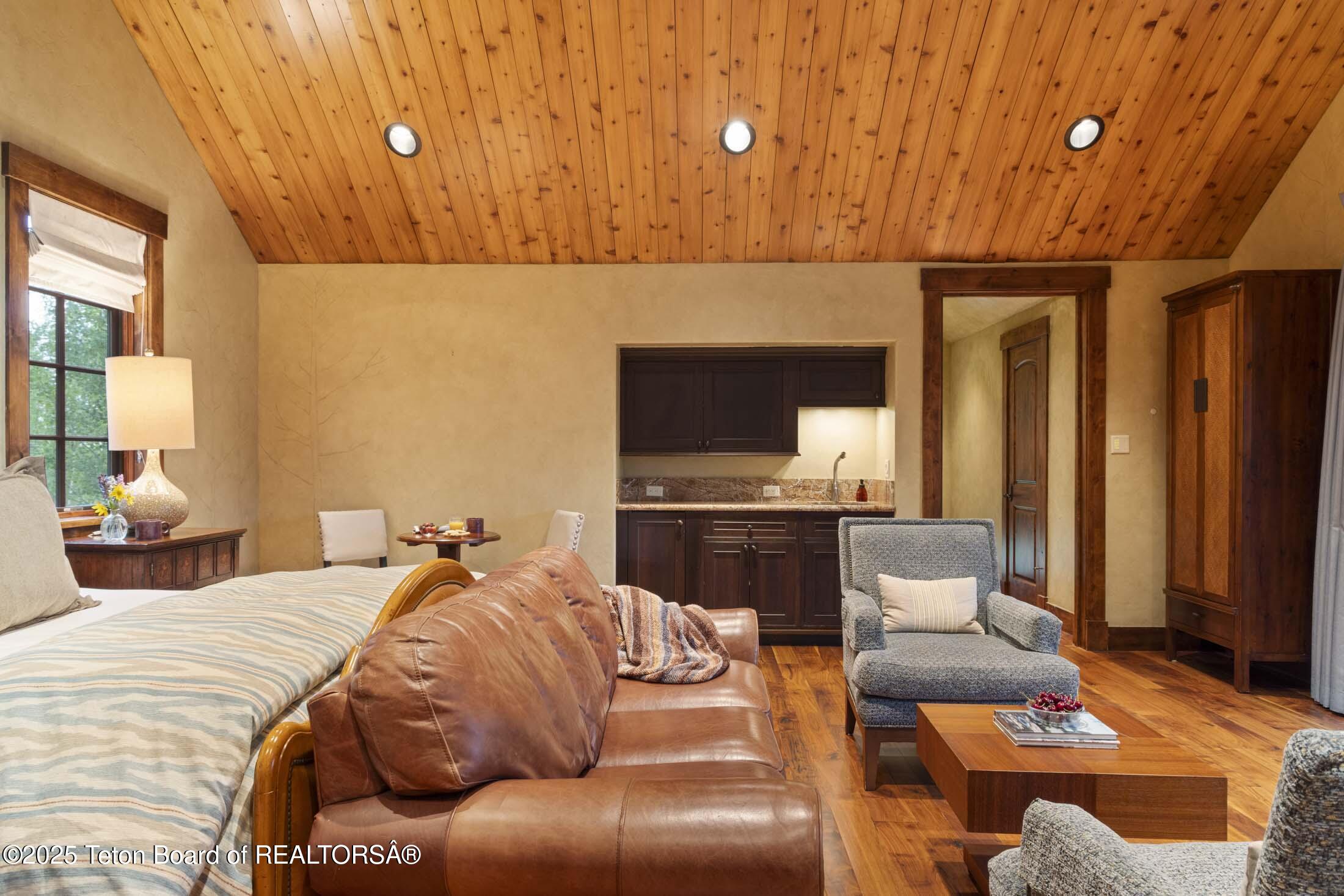 3000 N RIVA RIDGE Road