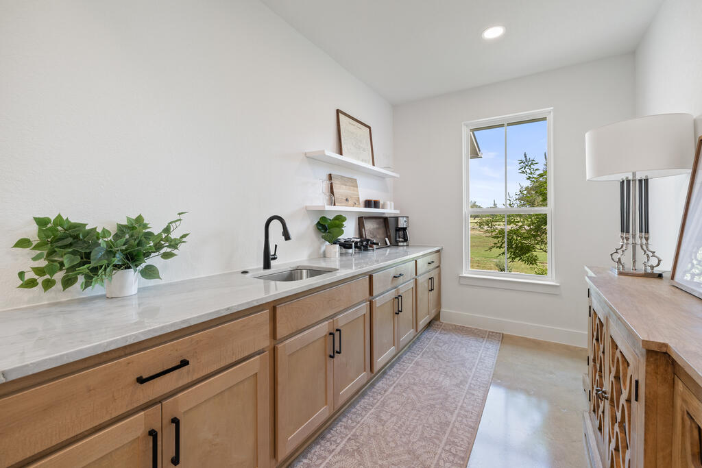 320 Spencer Ct