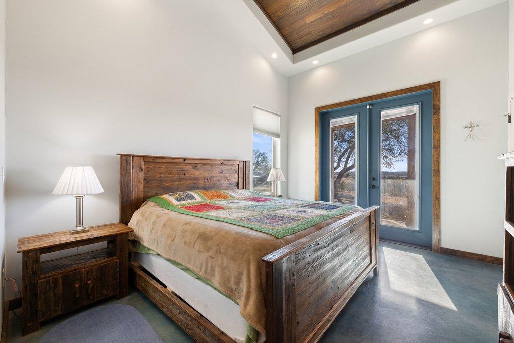 1292 Upper Turtle Creek RD