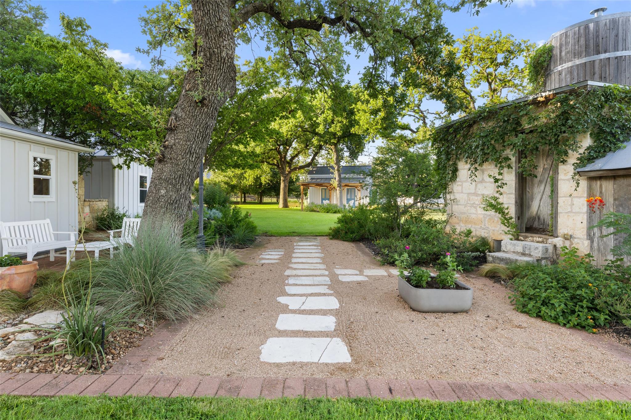 237 Draper Smith LN