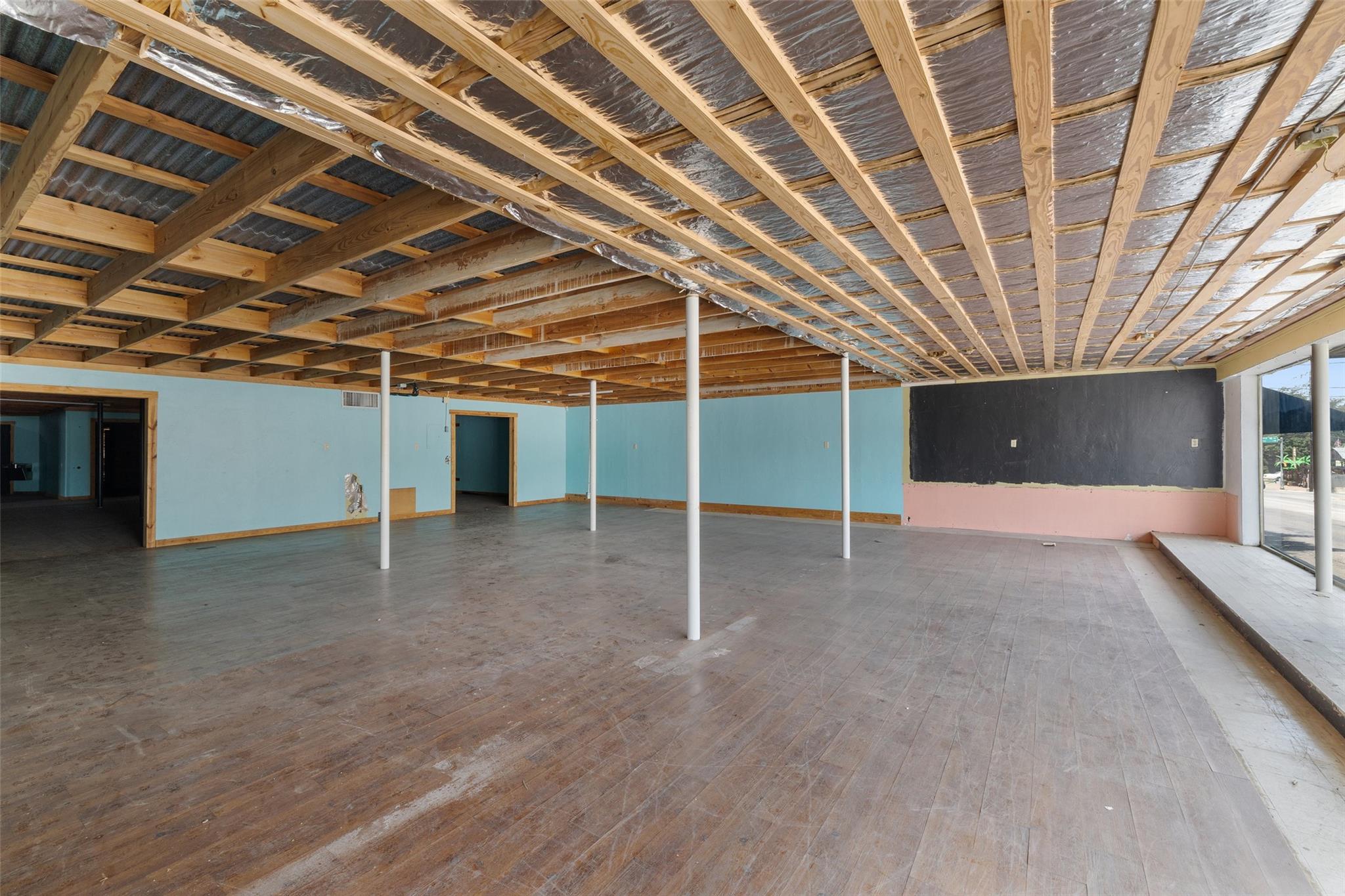 112 E Main ST