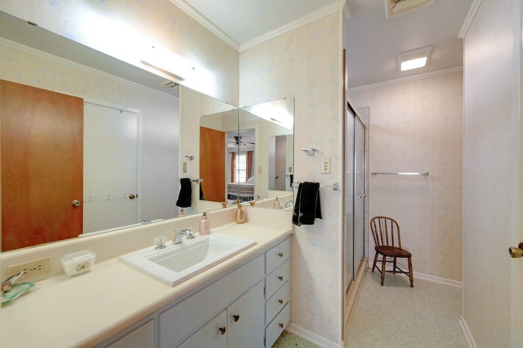 165 Spencer Ct