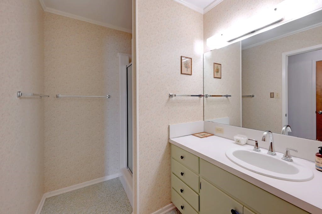 165 Spencer Ct