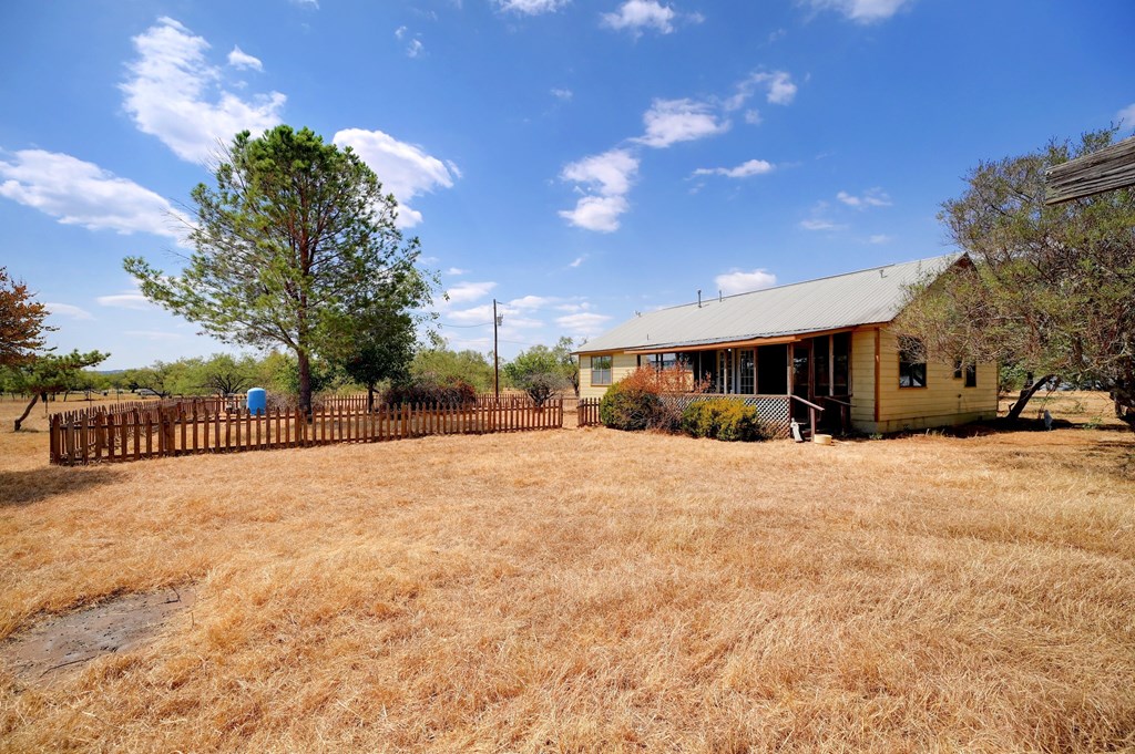 300 Pedernales Estates Road