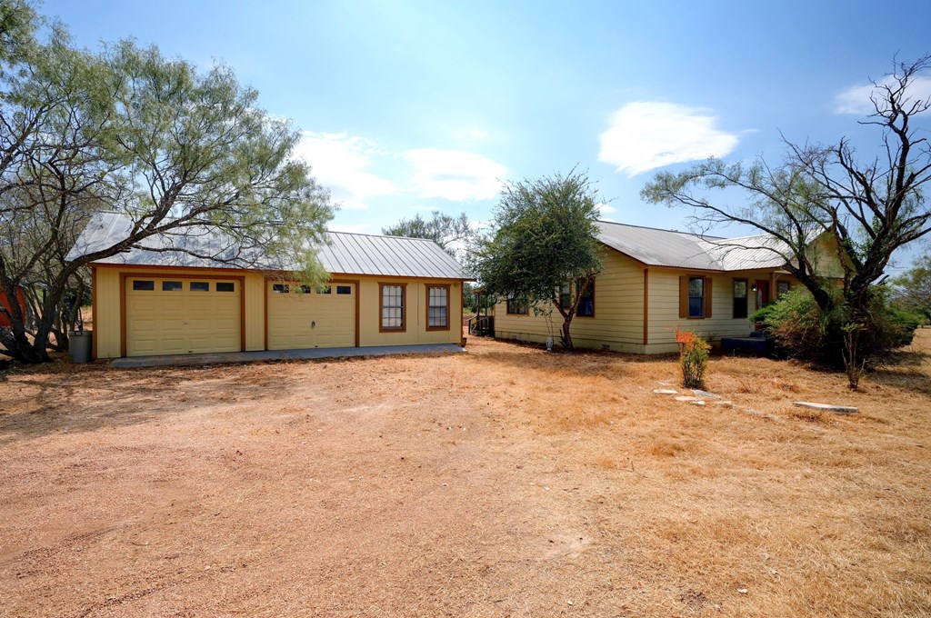 300 Pedernales Estates Road