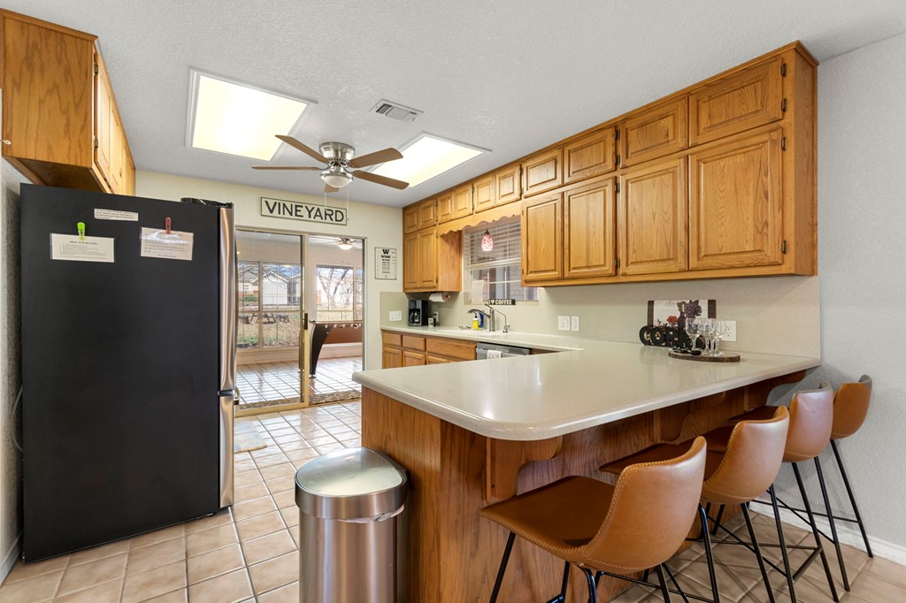 322 W Nimitz St, Fredericksburg