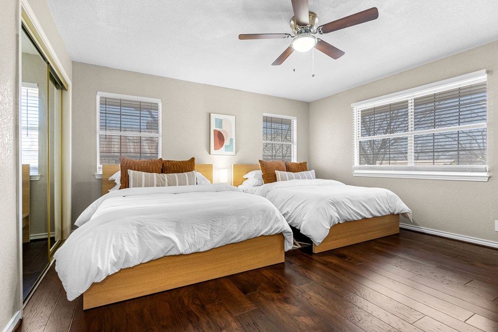 322 W Nimitz St, Fredericksburg