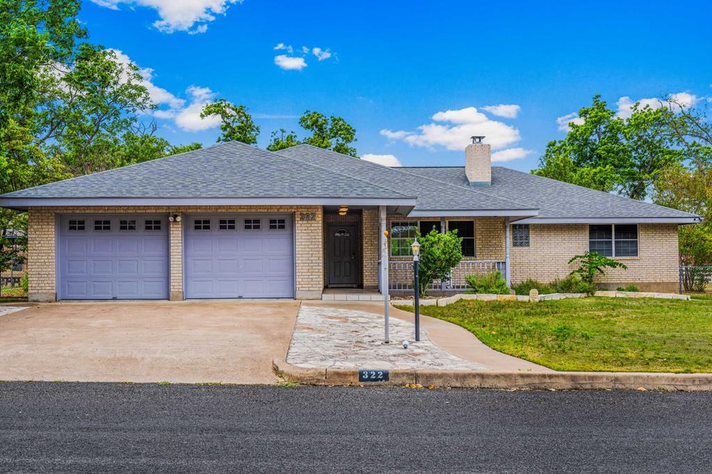 322 W Nimitz St, Fredericksburg