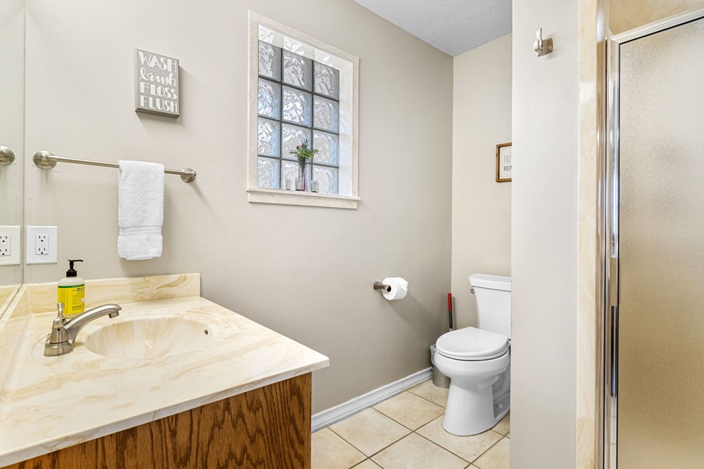 322 W Nimitz St, Fredericksburg
