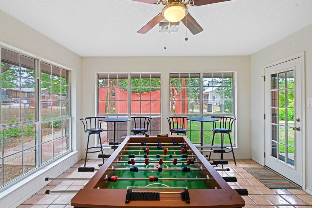 322 W Nimitz St, Fredericksburg
