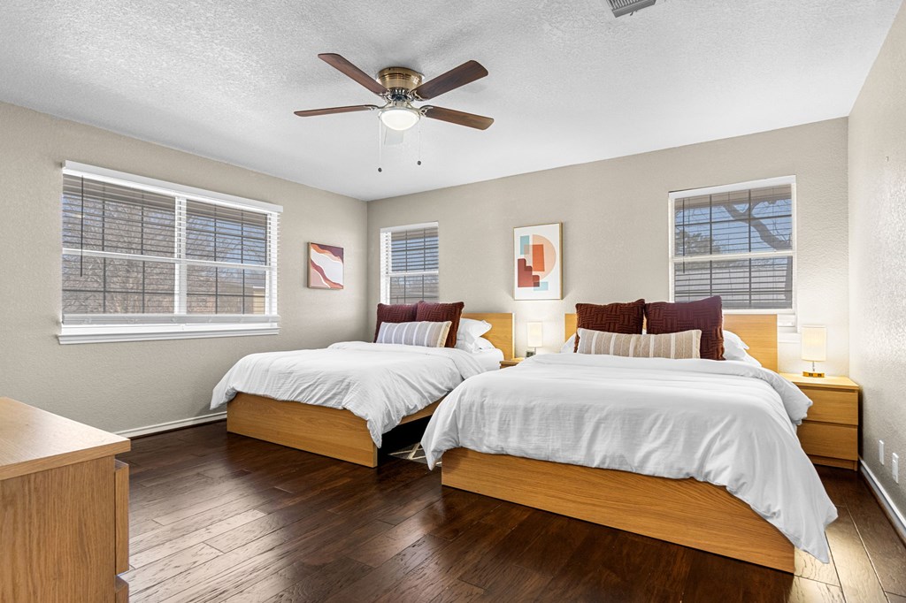 322 W Nimitz St, Fredericksburg