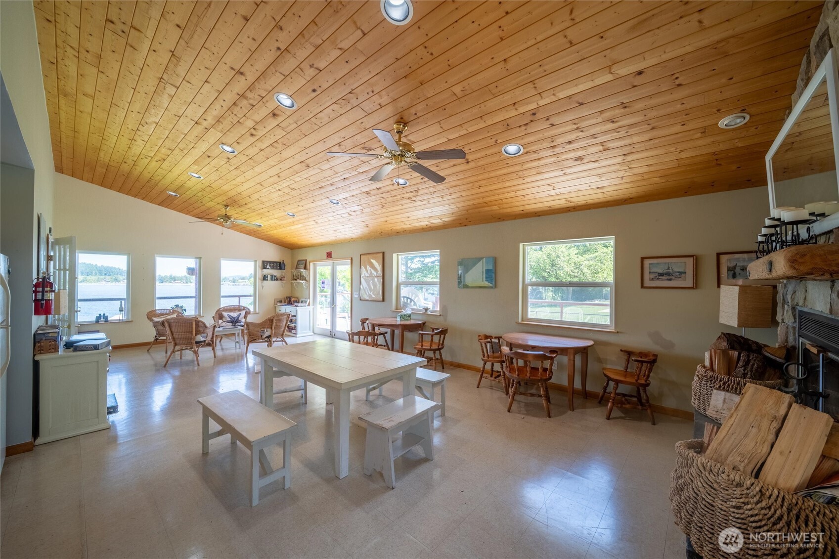 233 Chinook Way