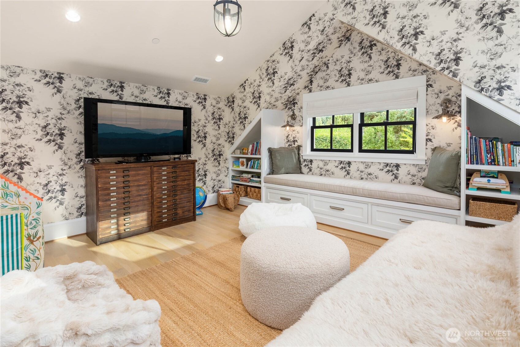 2206 Evergreen Point Road