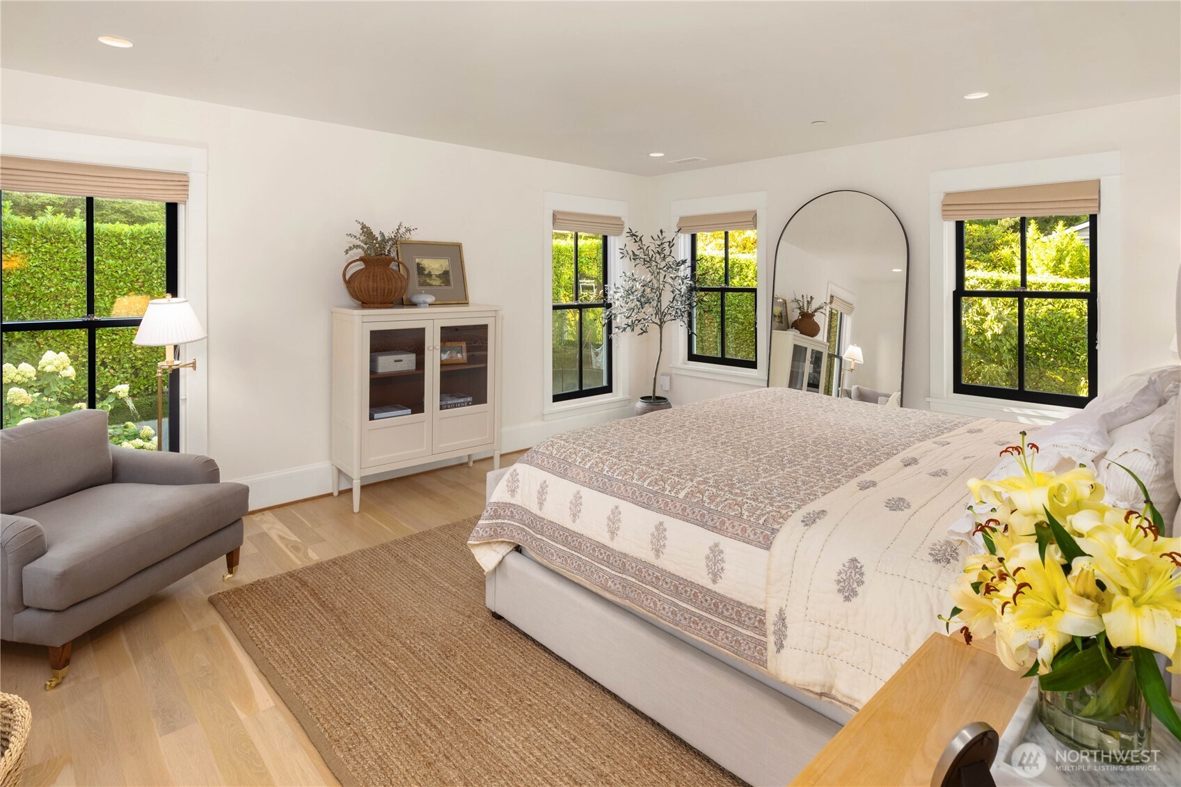 2206 Evergreen Point Road