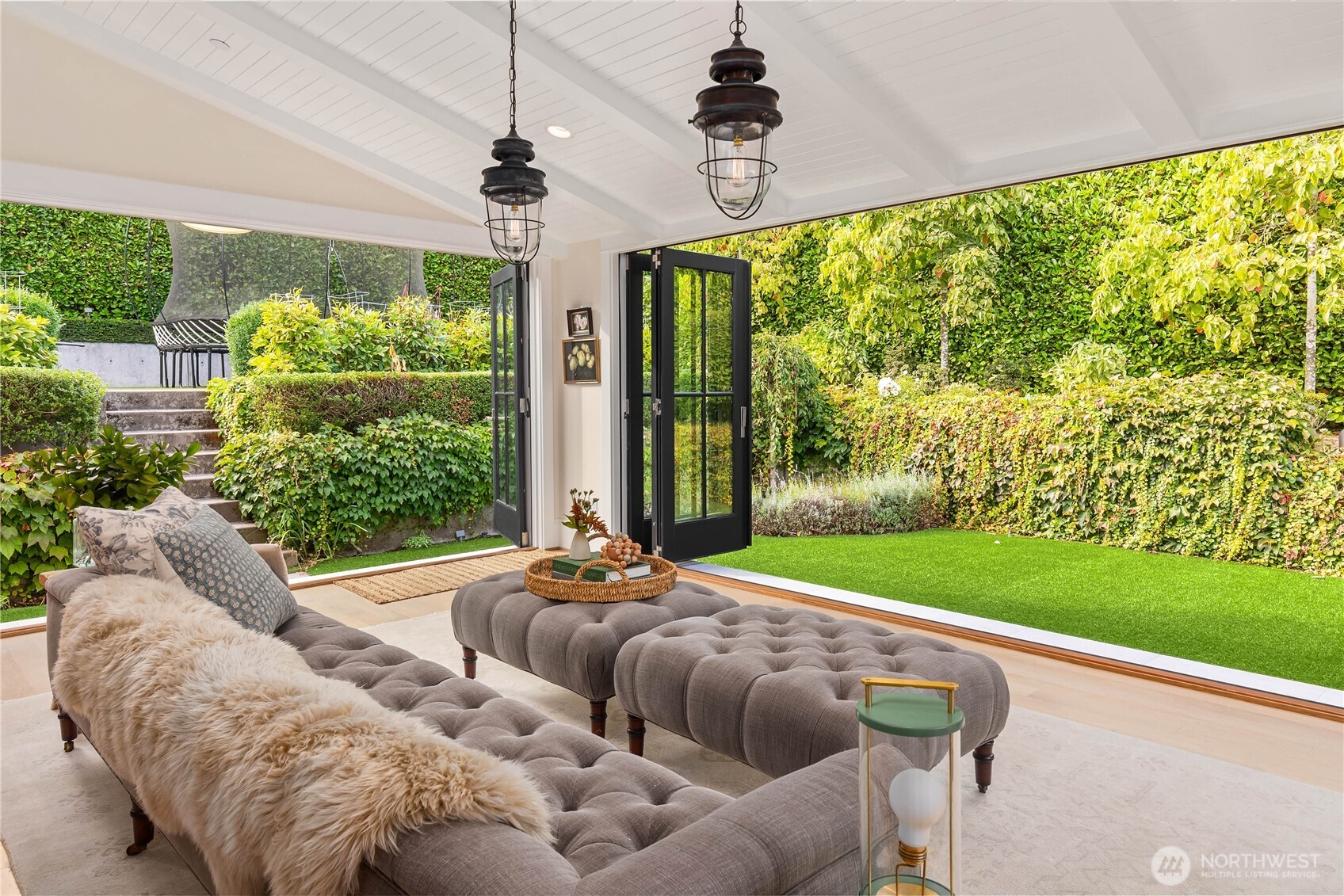 2206 Evergreen Point Road