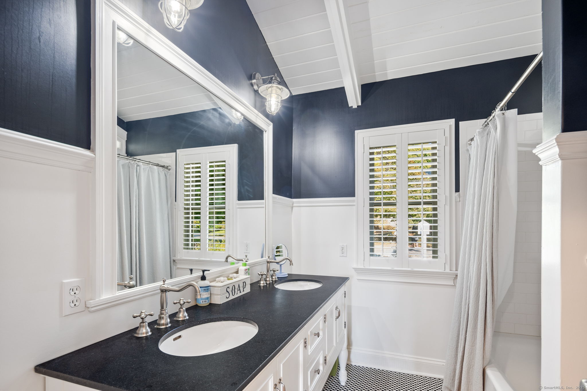 4 Shagbark Road