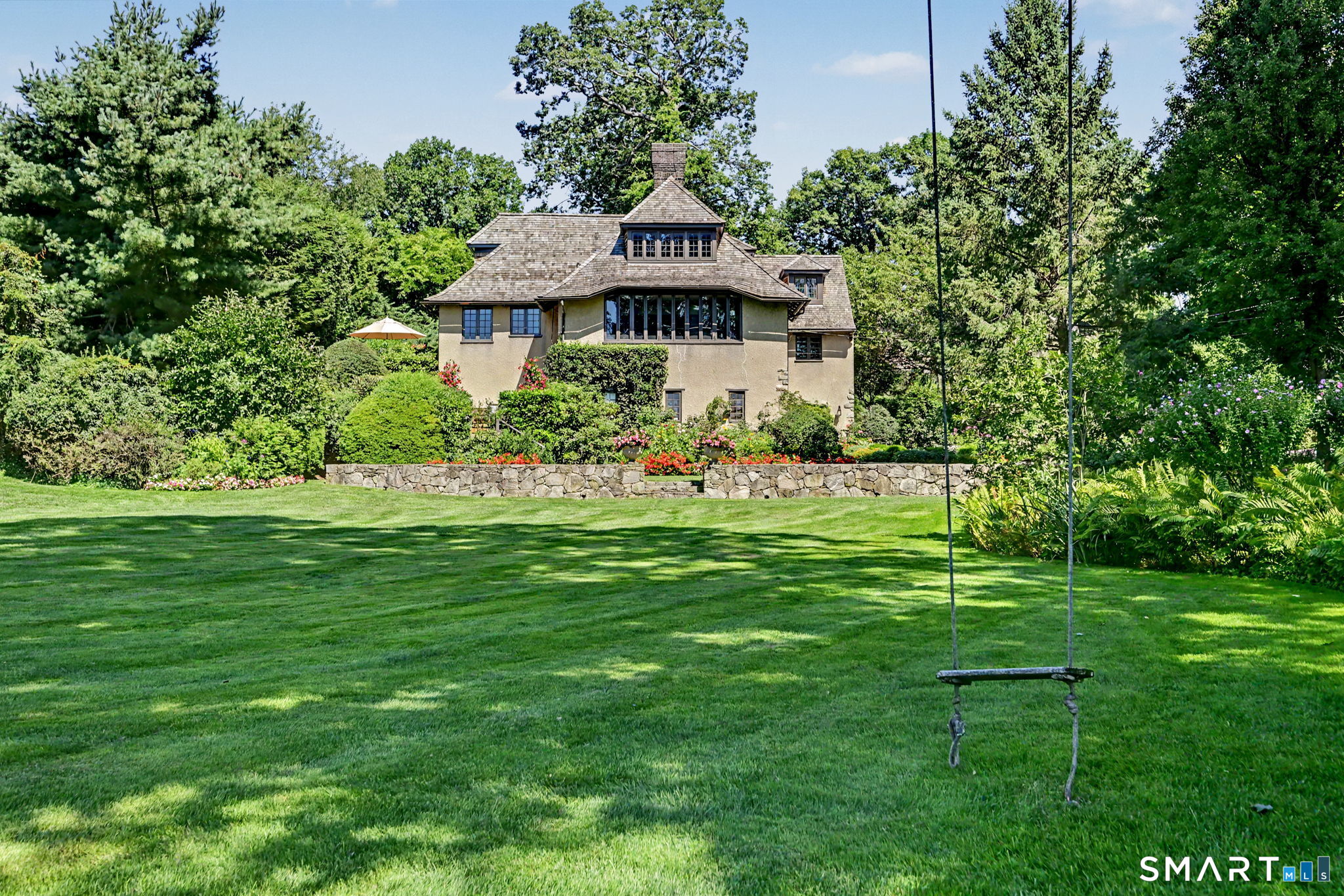 1 Woodland Road