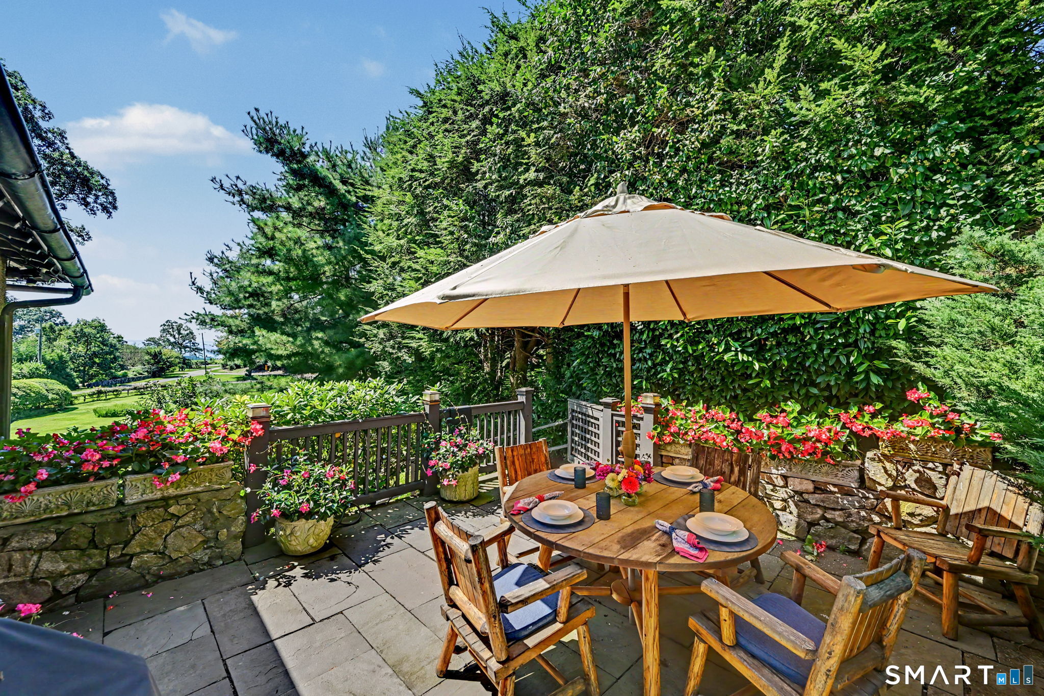 1 Woodland Road
