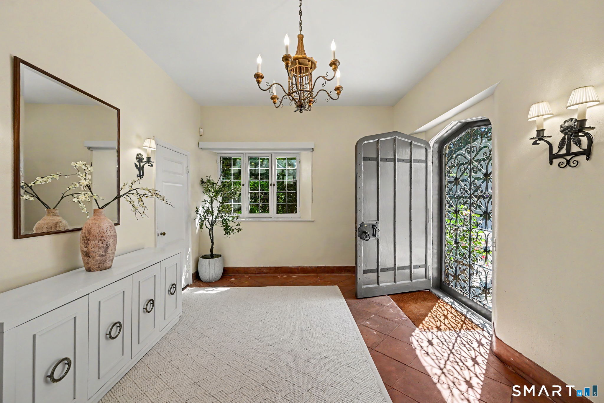 1 Woodland Road