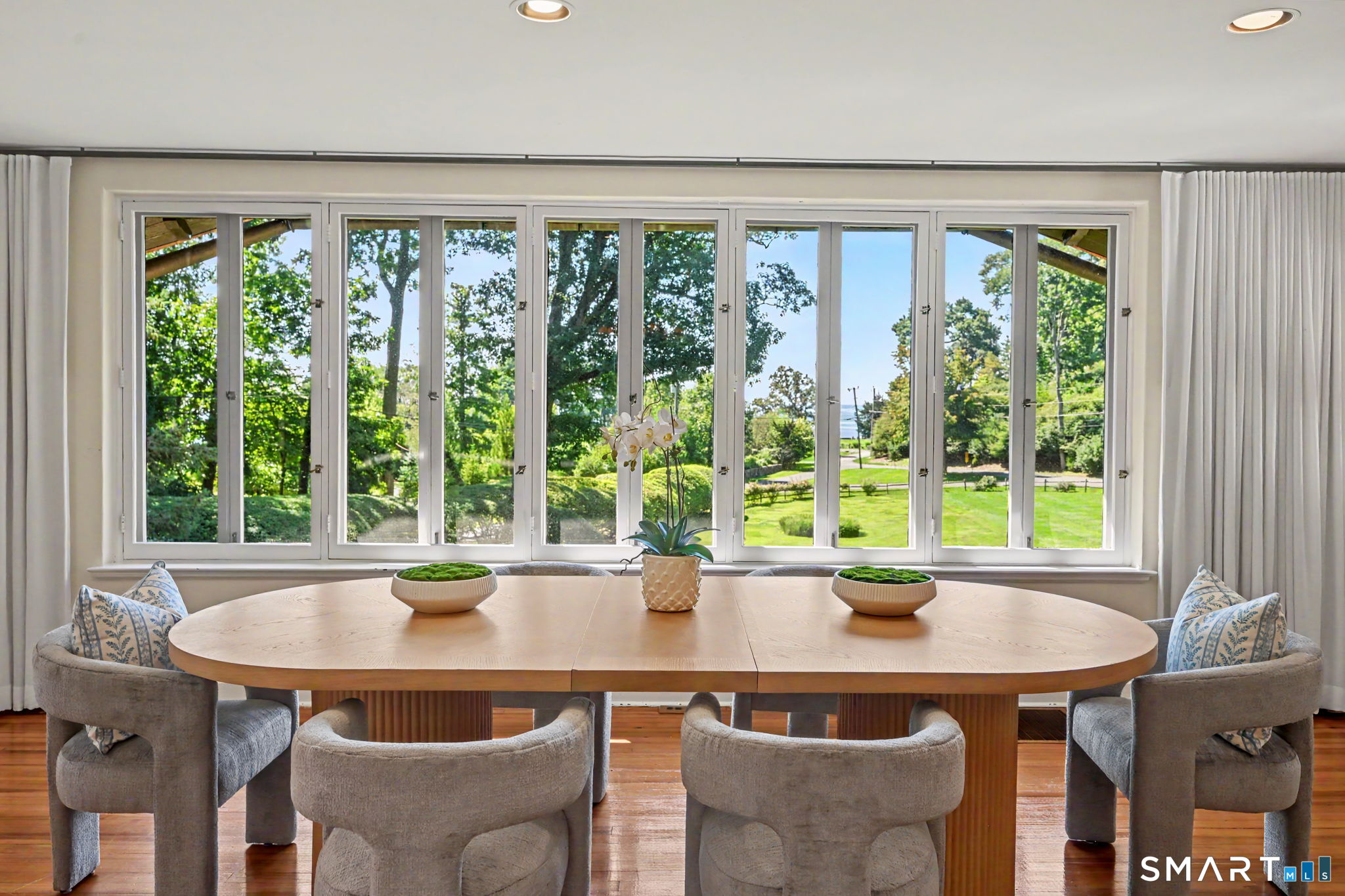 1 Woodland Road