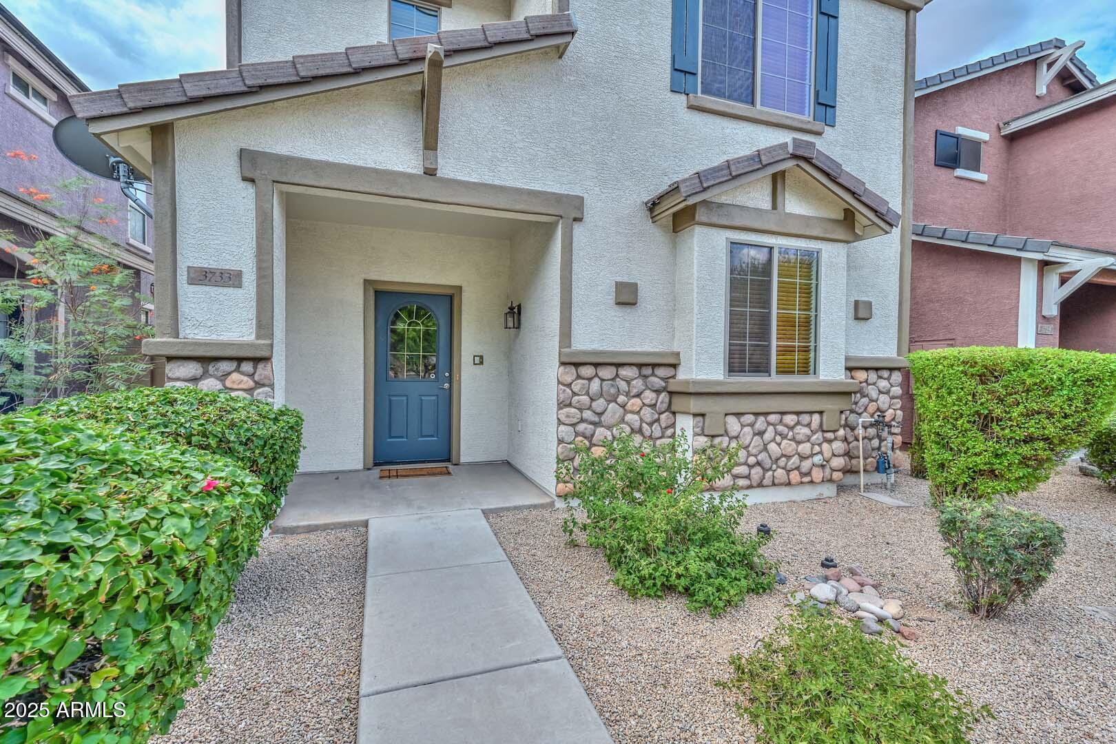 3733 E KERRY Lane