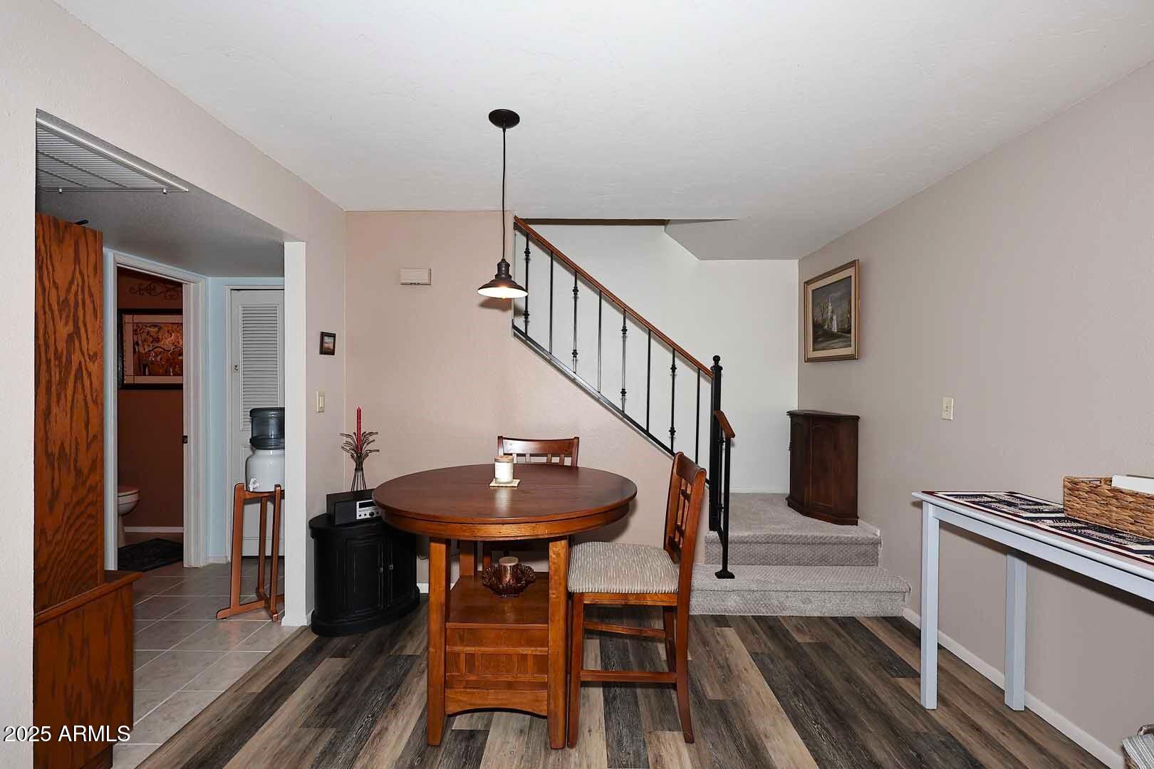 6810 S SNYDER Lane