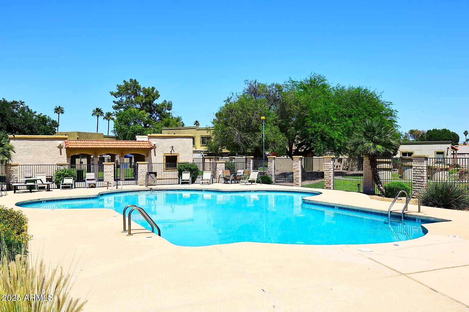 6810 S SNYDER Lane