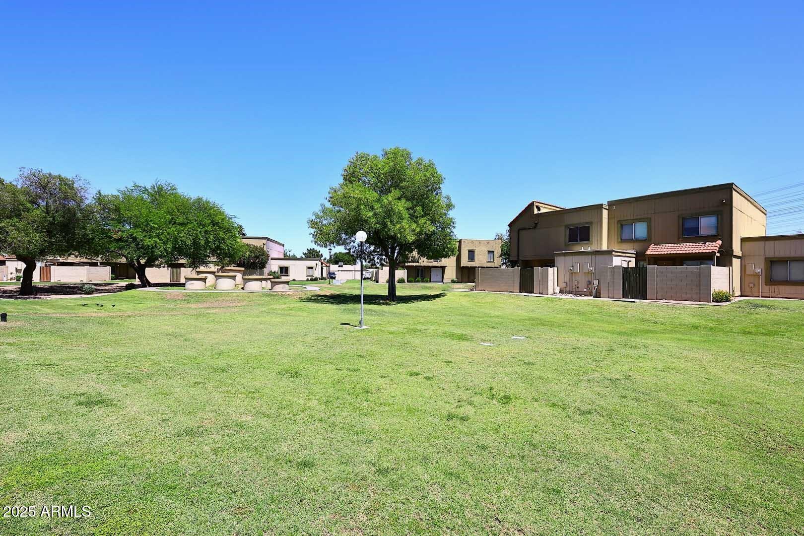 6810 S SNYDER Lane