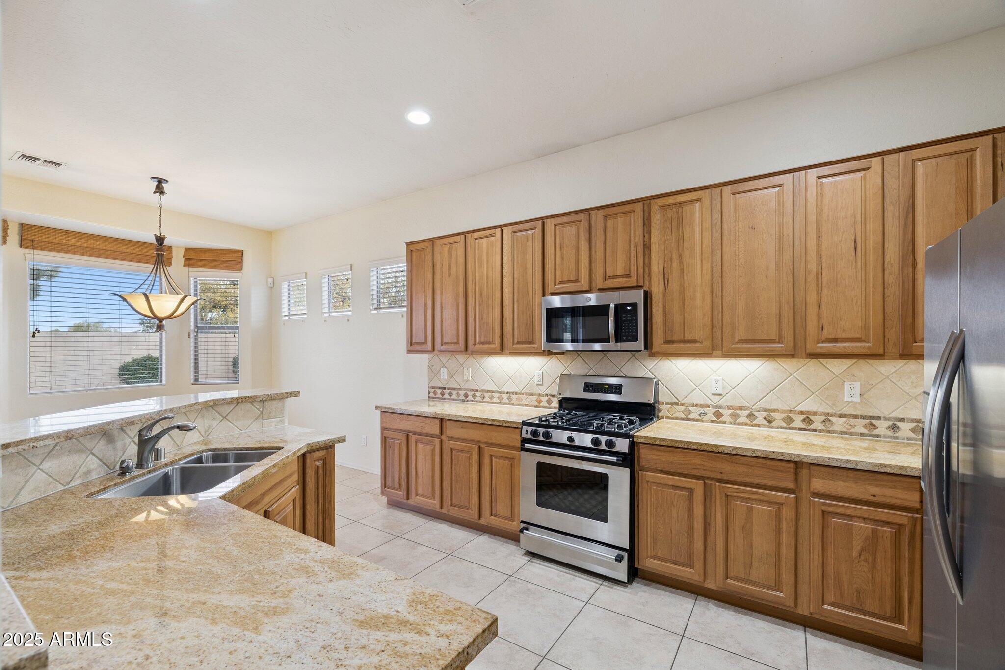 10302 W SUPERIOR Avenue