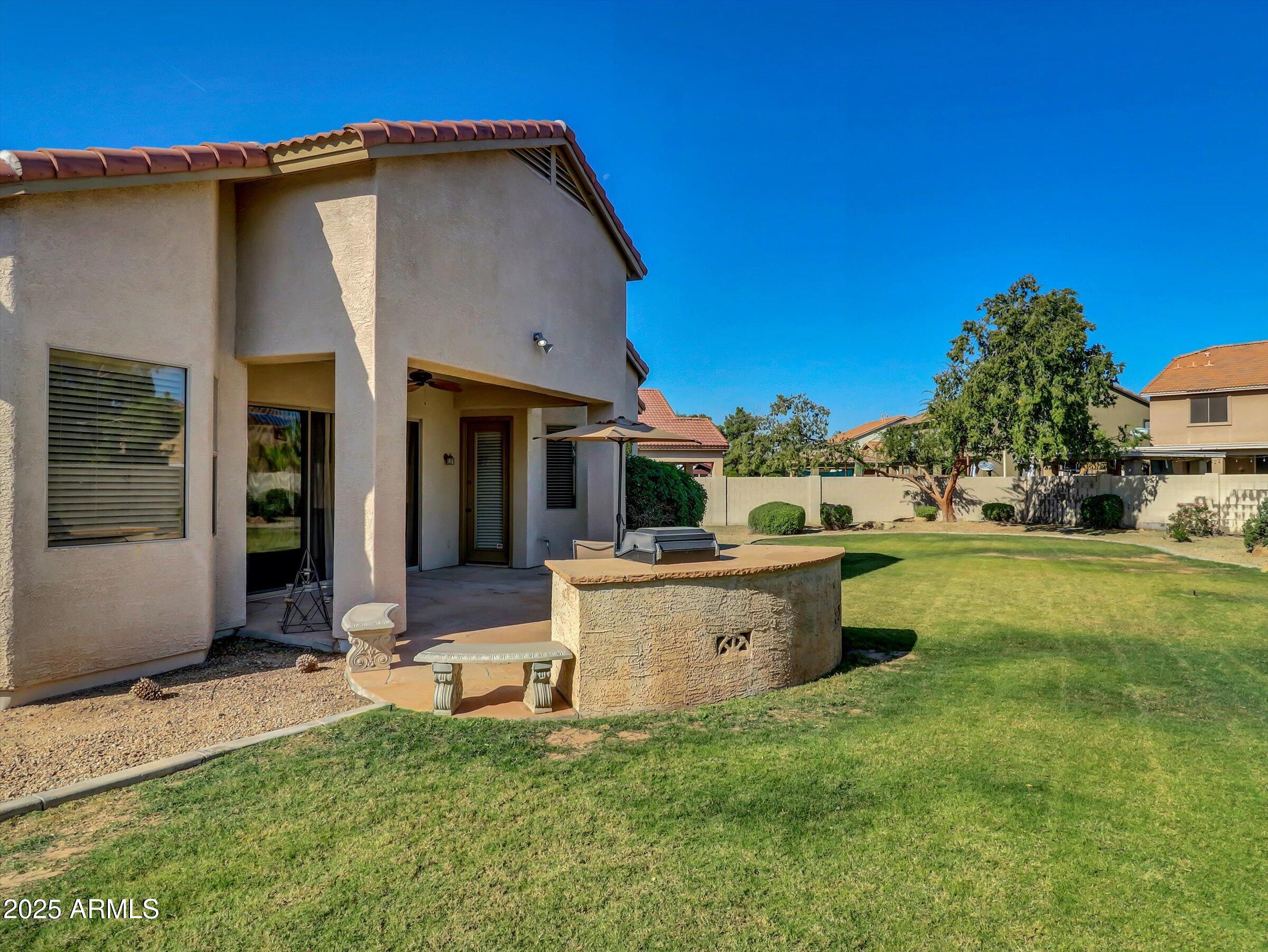 10302 W SUPERIOR Avenue