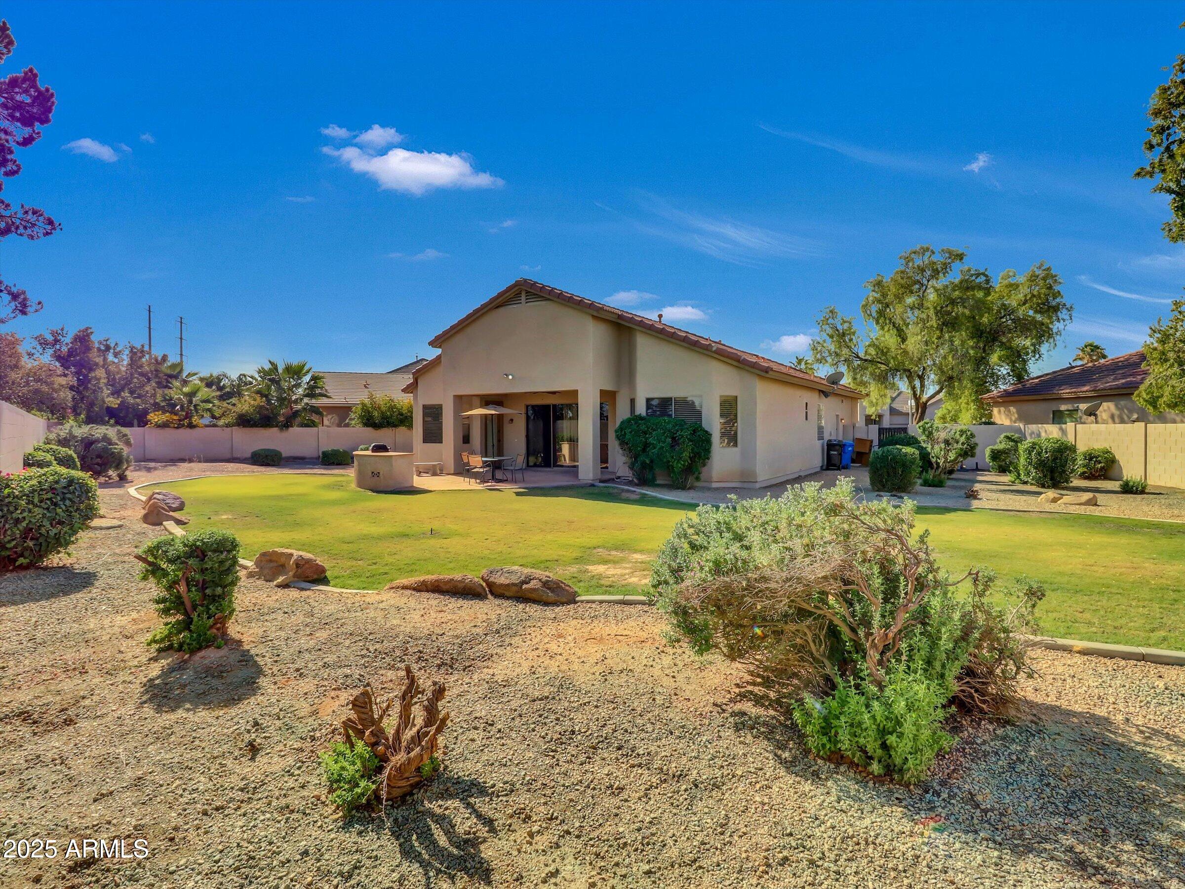 10302 W SUPERIOR Avenue