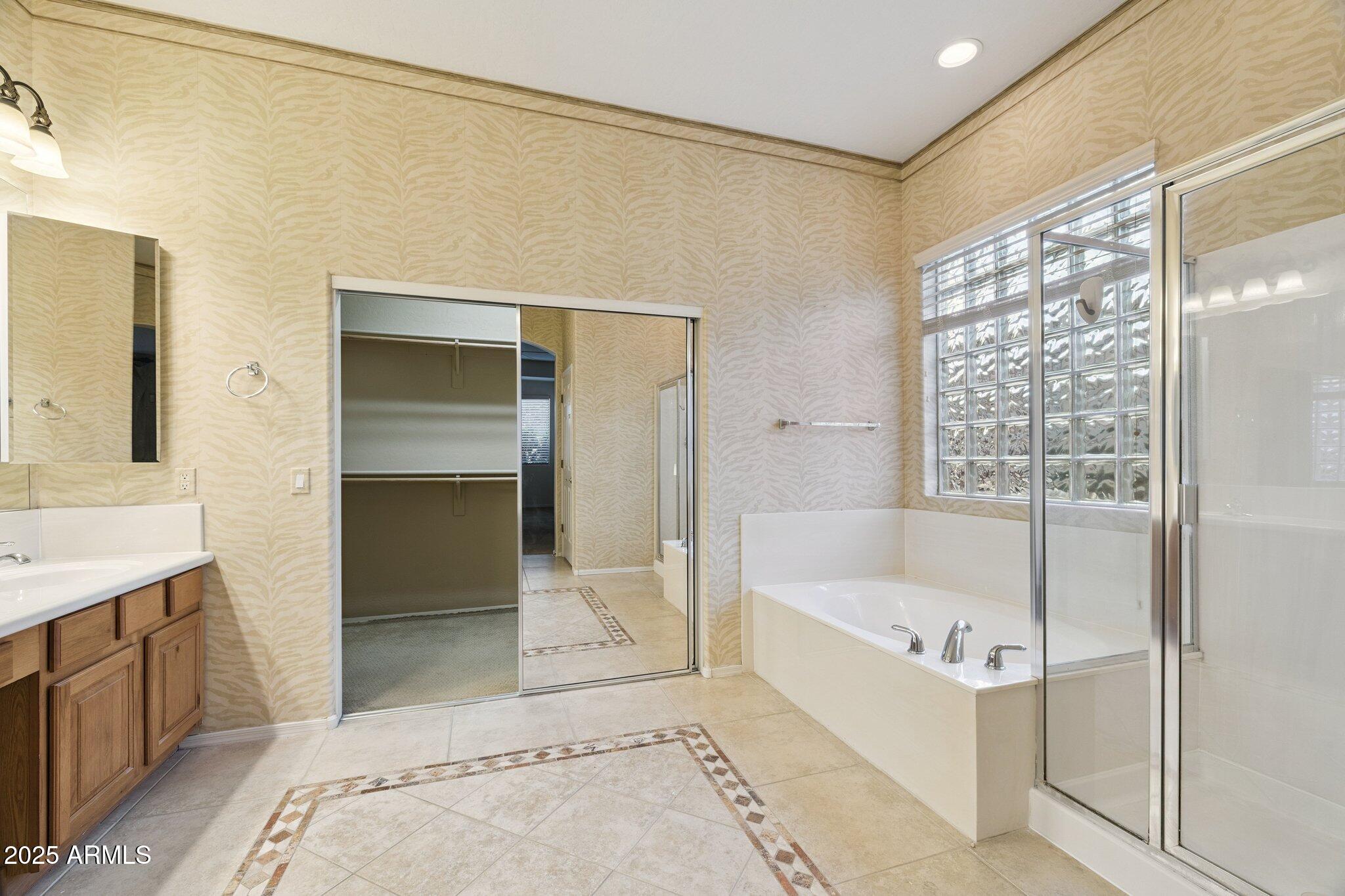 10302 W SUPERIOR Avenue